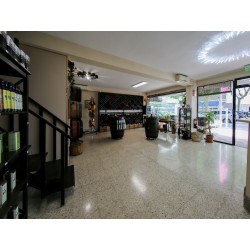 Salou,traspaso tienda degustación,pleno rendimiento